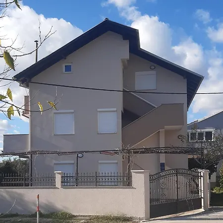 Apartament Ivan *