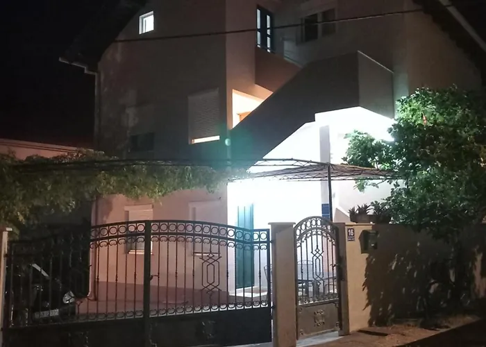 Ivan Apartman Vinisce