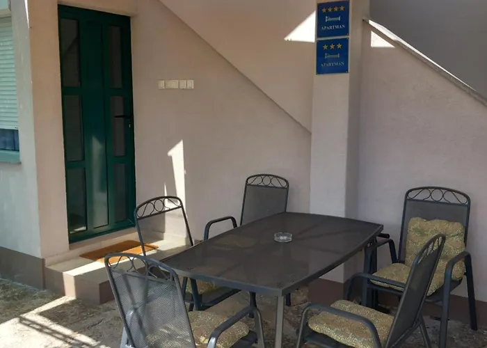 Ivan Apartman *